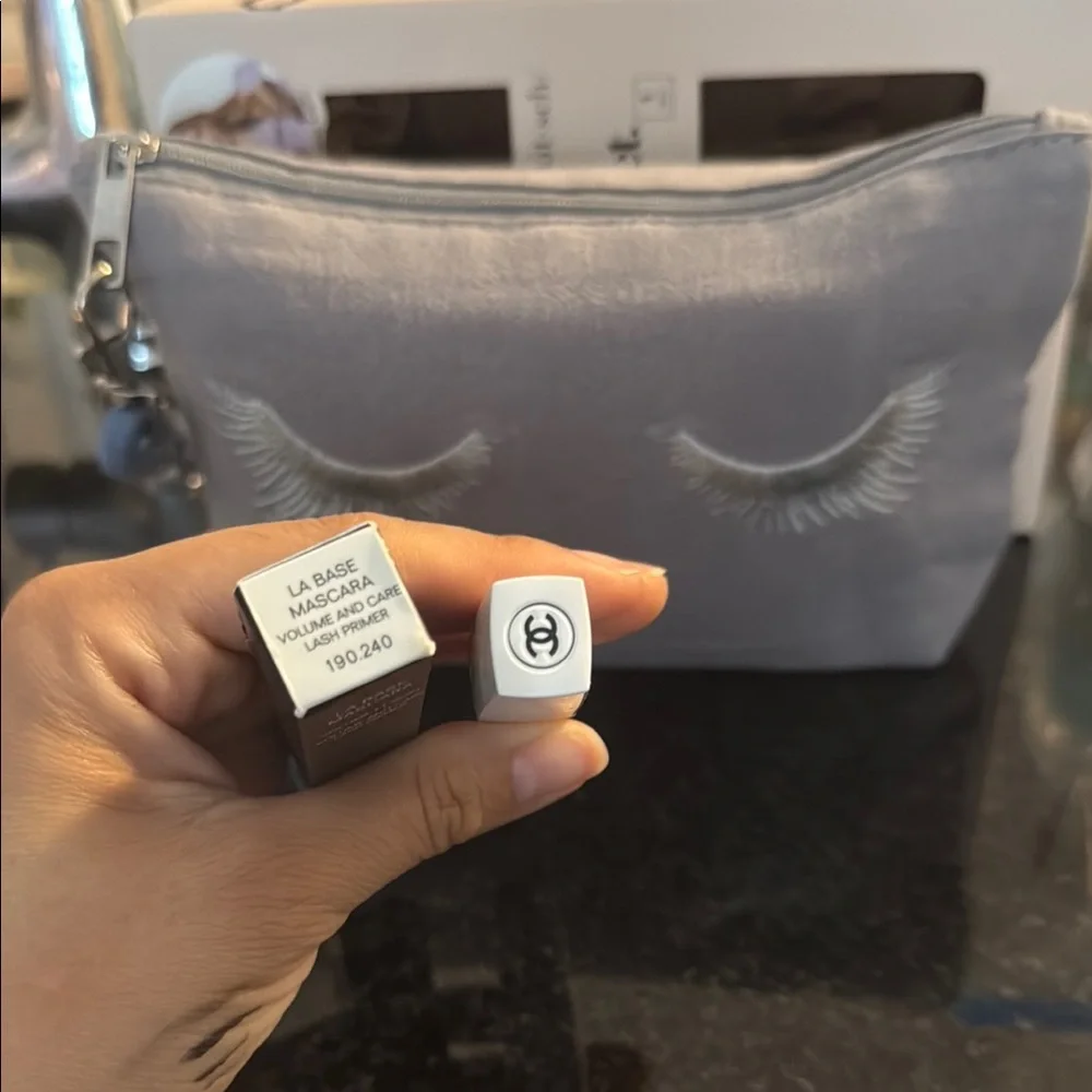 CHANEL White Mascara for Bold Eye Definition